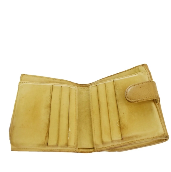 CHANEL COMPACT WALLET - Picture 10 of 15